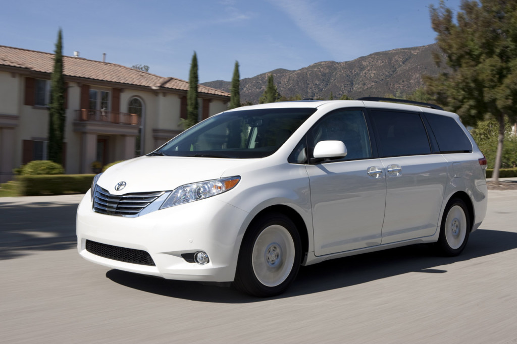 2011toyotasienna_stock_013